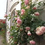 Petit Manoir De La Berthenlaire
