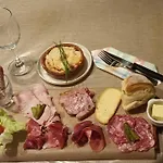 Petit Manoir De La Berthenlaire Bed and breakfast Baincthun