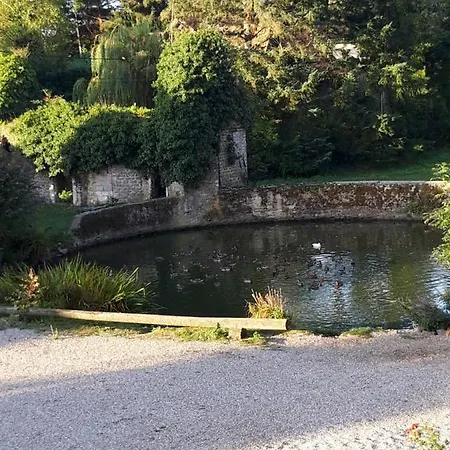 Petit Manoir De La Berthenlaire Bed & Breakfast