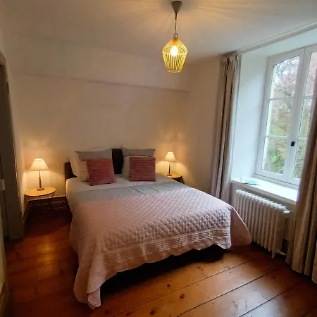 Alojamento de Acomodação e Pequeno-almoço Petit Manoir De La Berthenlaire 3*