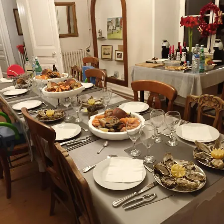 Petit Manoir De La Berthenlaire *