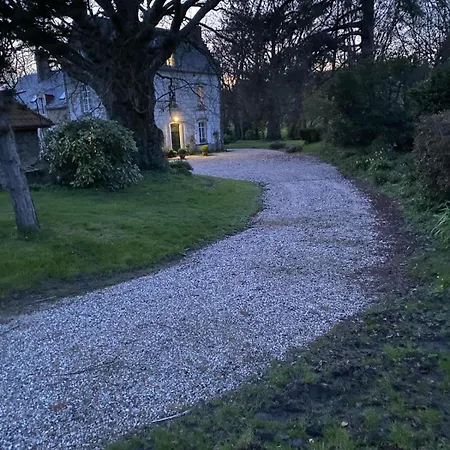 Alojamento de Acomodação e Pequeno-almoço Petit Manoir De La Berthenlaire 3*