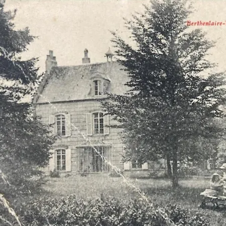 Petit Manoir De La Berthenlaire Alojamento de Acomodação e Pequeno-almoço 3*