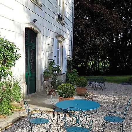 Nocleg ze śniadaniem Petit Manoir De La Berthenlaire 3*