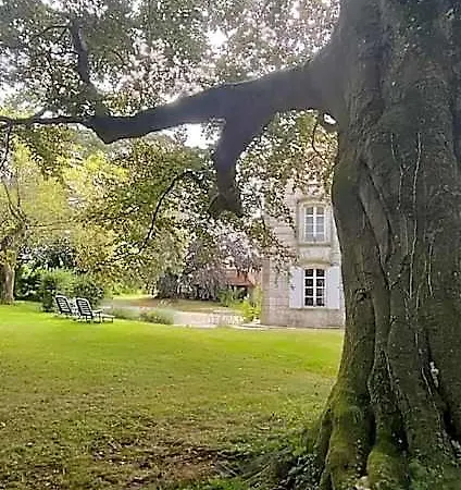 Petit Manoir De La Berthenlaire
