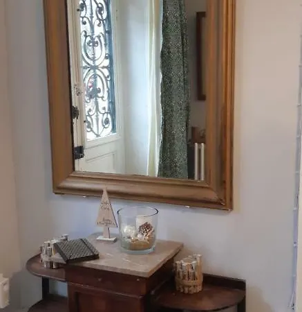 Bed & Breakfast Petit Manoir De La Berthenlaire *
