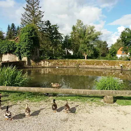 Alojamento de Acomodação e Pequeno-almoço Petit Manoir De La Berthenlaire 3*