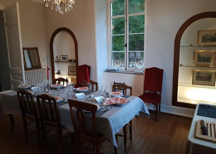 Petit Manoir De La Berthenlaire Bed & Breakfast