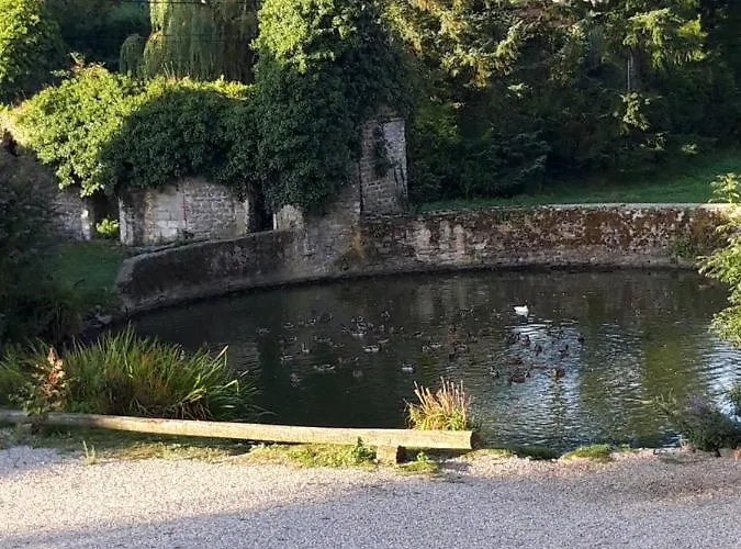Petit Manoir De La Berthenlaire Bed & Breakfast