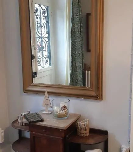 Bed & Breakfast Petit Manoir De La Berthenlaire 3*