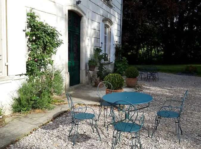 Bed & Breakfast Petit Manoir De La Berthenlaire