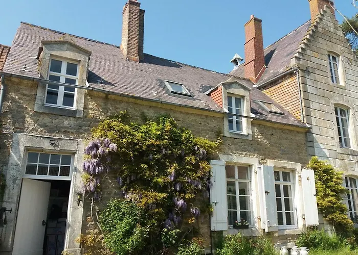 Petit Manoir De La Berthenlaire