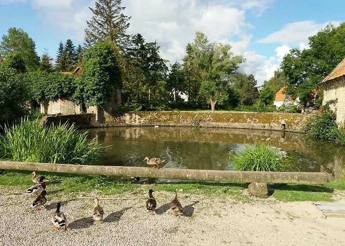 Bed & Breakfast Petit Manoir De La Berthenlaire 3*