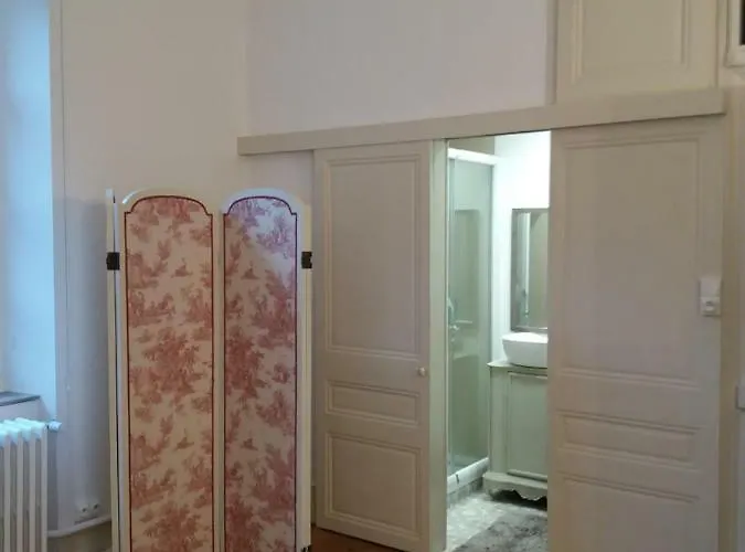 Petit Manoir De La Berthenlaire 3*